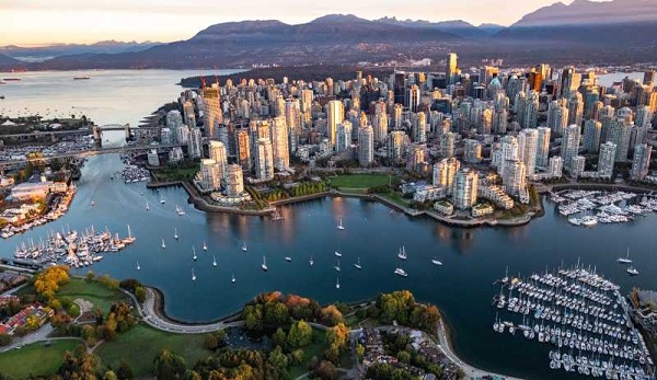 Vancouver, thành phố lớn nhất của tỉnh bang British Columbia xếp vị trí thứ 6 và là thành phố được nhiều người định cư Canada lựa chọn
