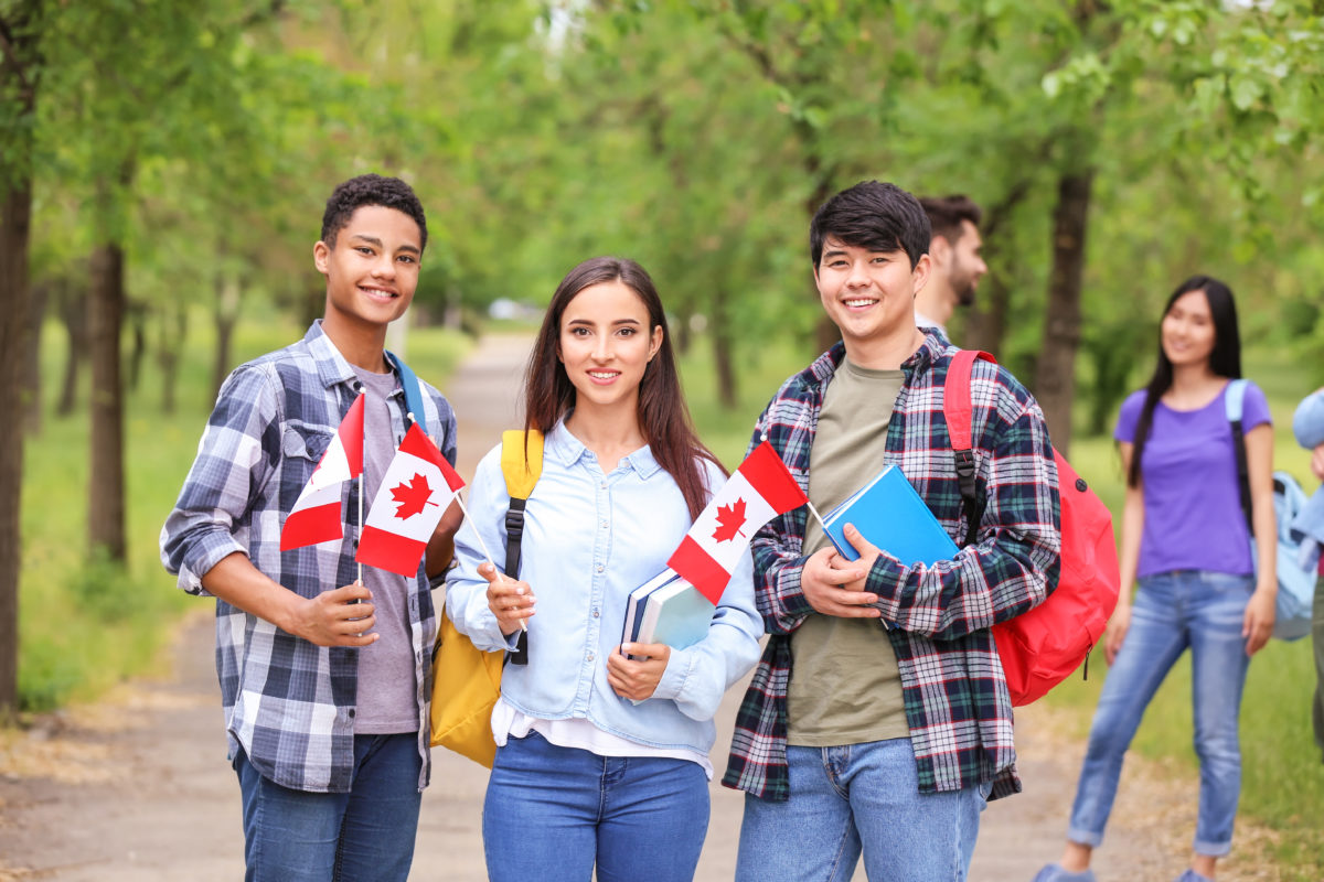 Sinh viên quốc tế du học tại Canada