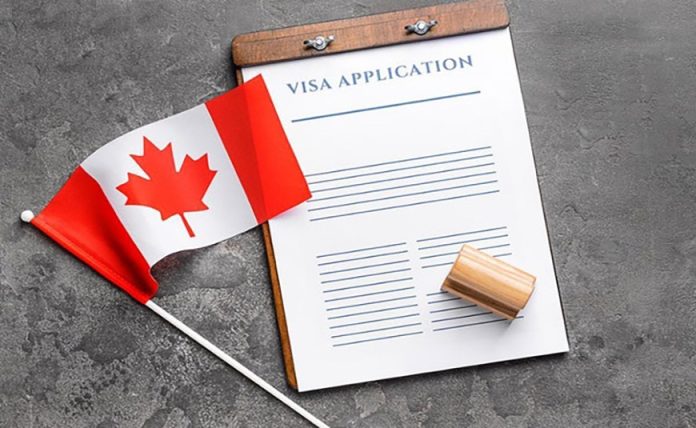 Nộp hồ sơ định cư Canada cho nhiều diện chương trình cùng lúc được không?
