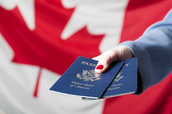 Định cư Canada diện tay nghề (Skilled Worker) nên lựa chọn chương trình Express Entry hay Đề cử tỉnh bang (PNP)?