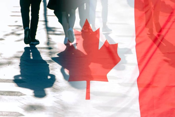 Bộ di trú mời 700 ứng viên Express Entry nộp hồ sơ định cư Canada diện tay nghề trong đợt rút thăm bất ngờ