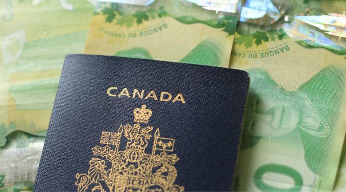 Những Chương Trình Hỗ Trợ Tài Chính Hàng Đầu Từ CRA Dành Cho Người Dân Canada