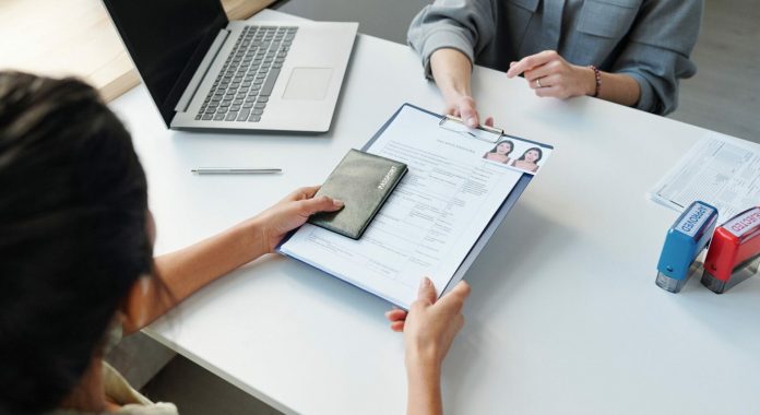 ĐIỂM CRS 2025: CẢNH BÁO VÀ GIẢI PHÁP CHO ỨNG VIÊN MUỐN ĐỊNH CƯ CANADA DIỆN TAY NGHỀ QUỐC TẾ